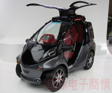 豐田(Toyota)展示了單人座電動(dòng)車(chē)──“智能昆蟲(chóng)” (Smart Insect)。