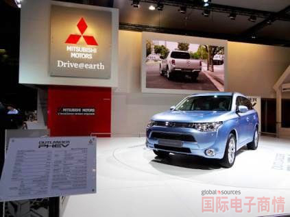 2012年度巴黎車(chē)展:三菱(Mitsubishi Motors)的Outlander PHEV采用插電式混合動(dòng)力/電動(dòng)傳動(dòng)系統(Plug-in Hybrid EV System)